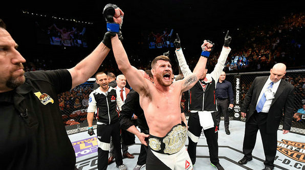 比斯平首局爆冷KO洛克霍德夺冠 征战UFC十年终称王（视频）