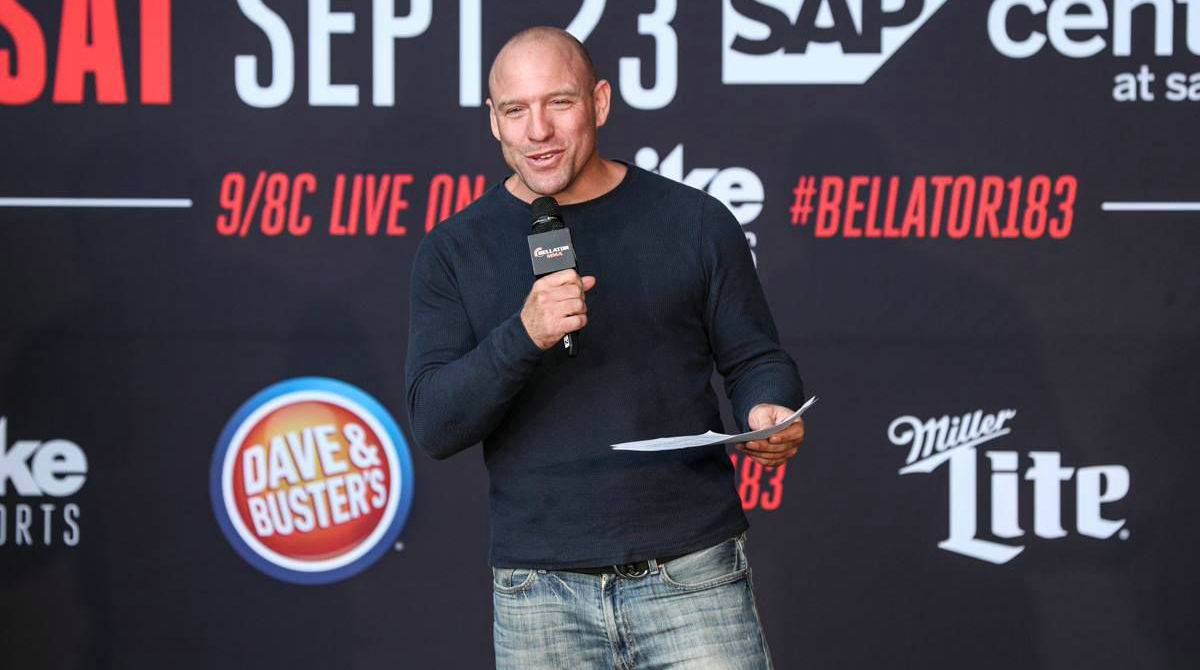 前Bellator解说员吉米·史密斯加入UFC赛事