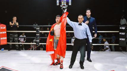 中国最帅拳王拳王上司阿坤成功瘦身，35岁+高龄两回合TKO泰国拳手，冲击金腰带指日可待