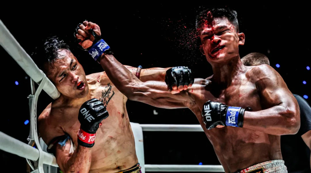 ONE周五格斗夜129战报:腾努恩击败对手,阿亚德高扫惊艳KO