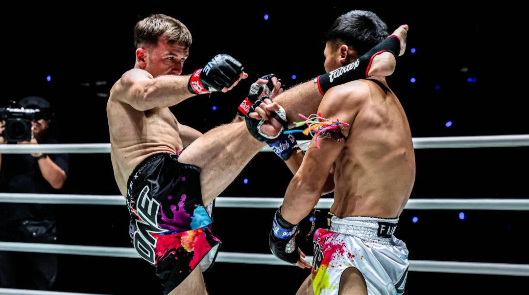 ONE周五格斗夜128战报:斯蒂芬·欧文首回合KO兰邦!